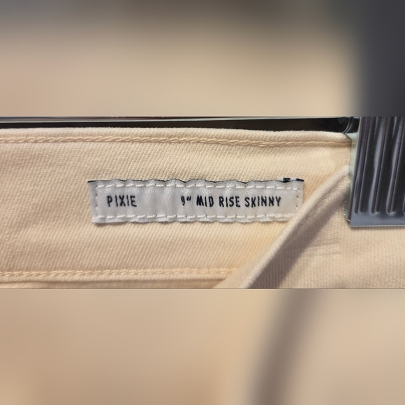 Edwin Pixie Mid-Rise Cropped Skinny Jeans- In Vanilla - Picture 5 of 13